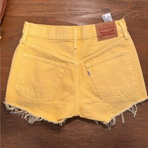 Levi’s 501 yellow shorts 25w